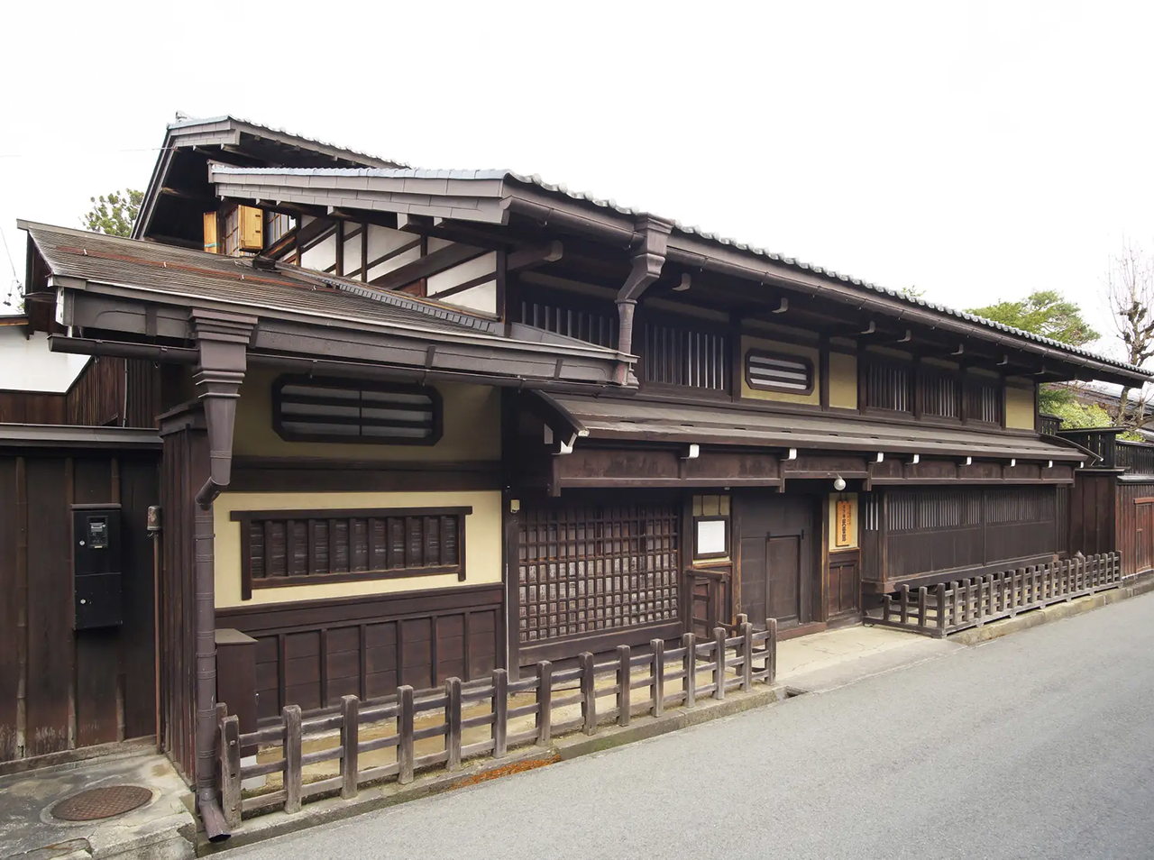 日下部民藝館の外観写真