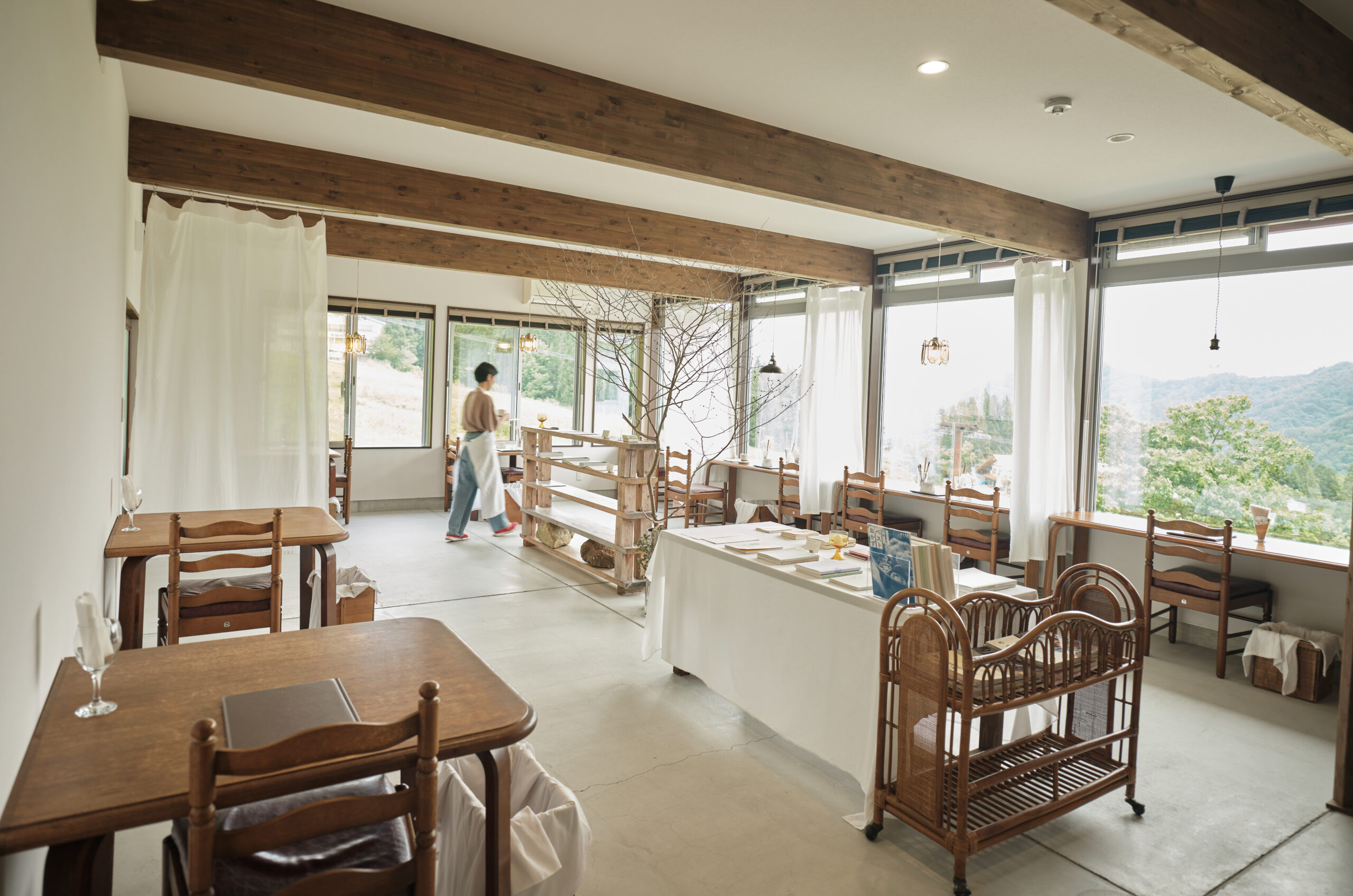 ゆったり過ごせる店内