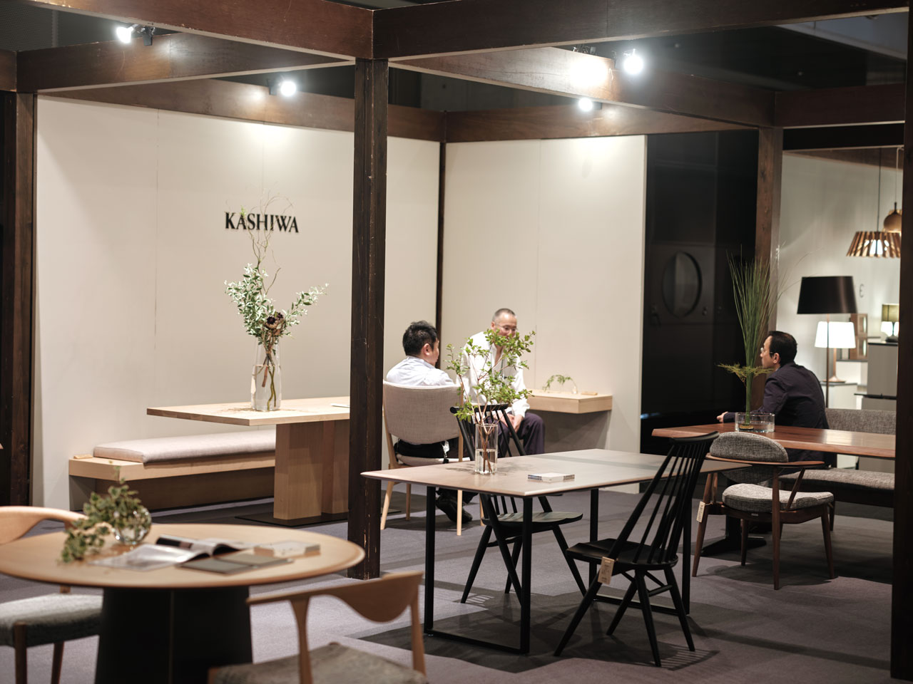 〈柏木工株式会社〉