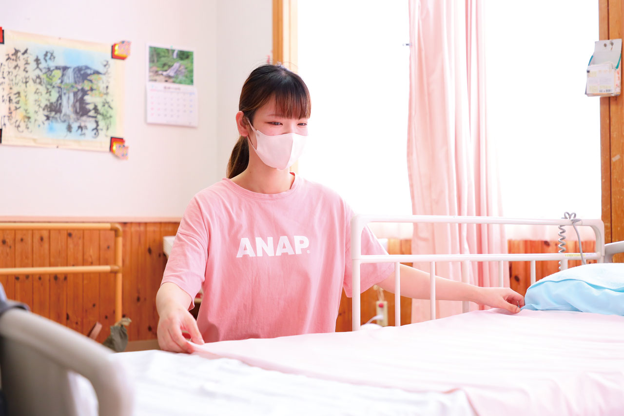 通所支援のデイサービスを通じて、日常生活の支援や生活相談などが日々の業務。