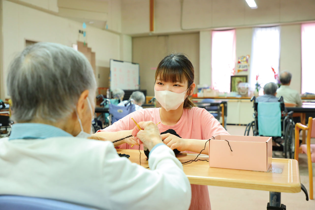 通所支援のデイサービスを通じて、日常生活の支援や生活相談などが日々の業務。