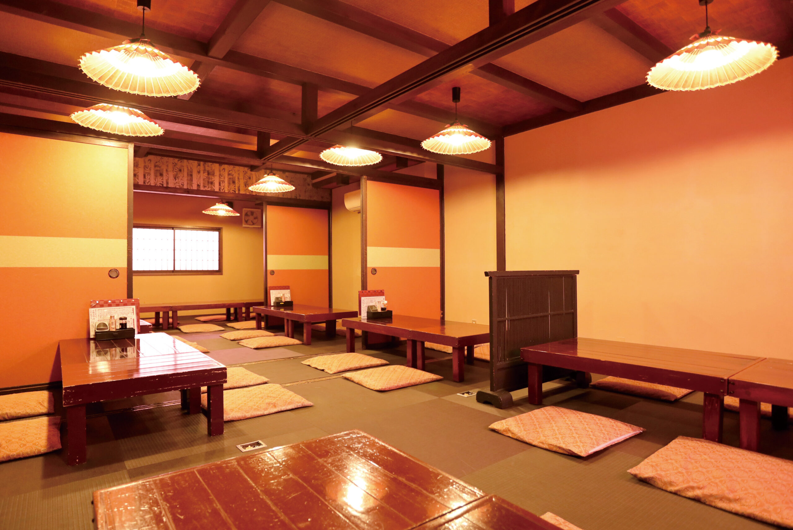 あじ平の宴会座敷