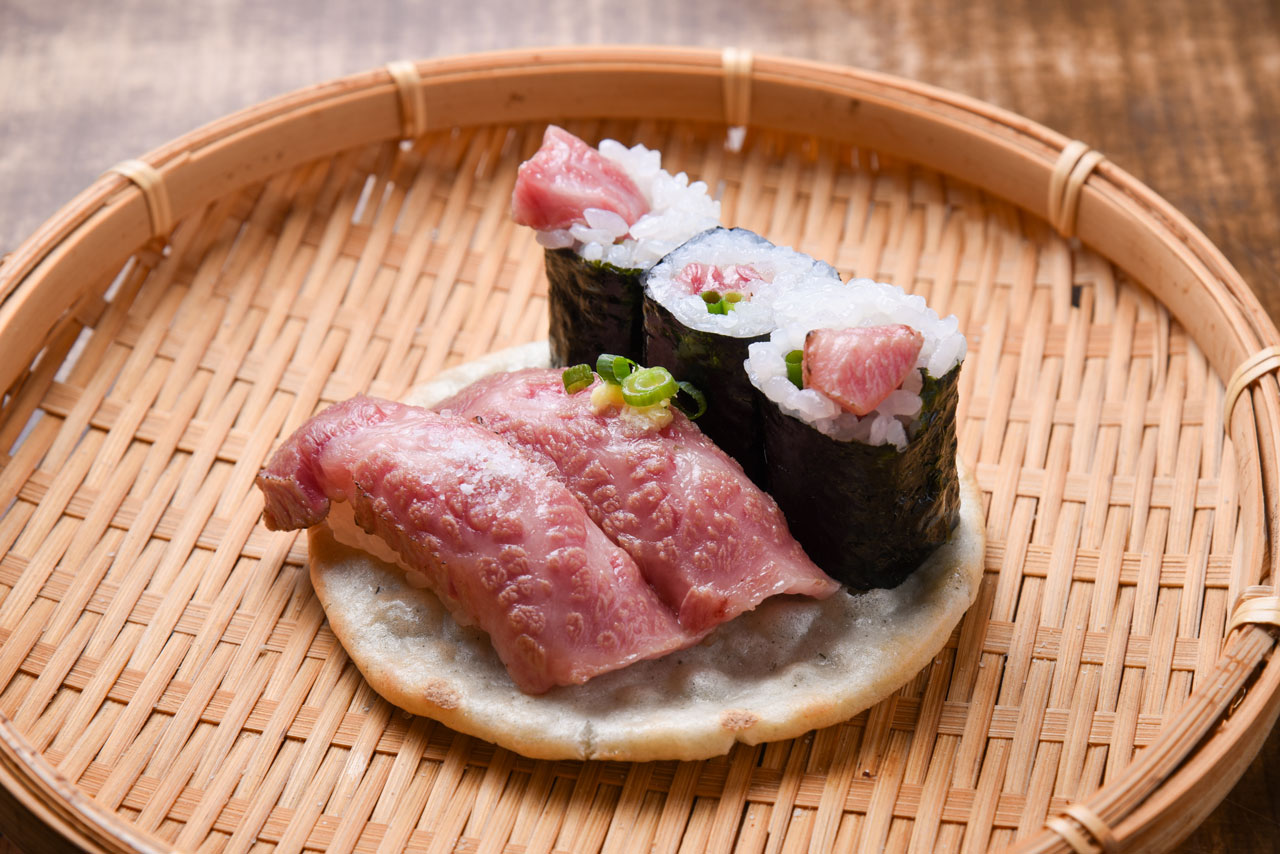 飛騨牛にぎり3点盛り 1,200円。