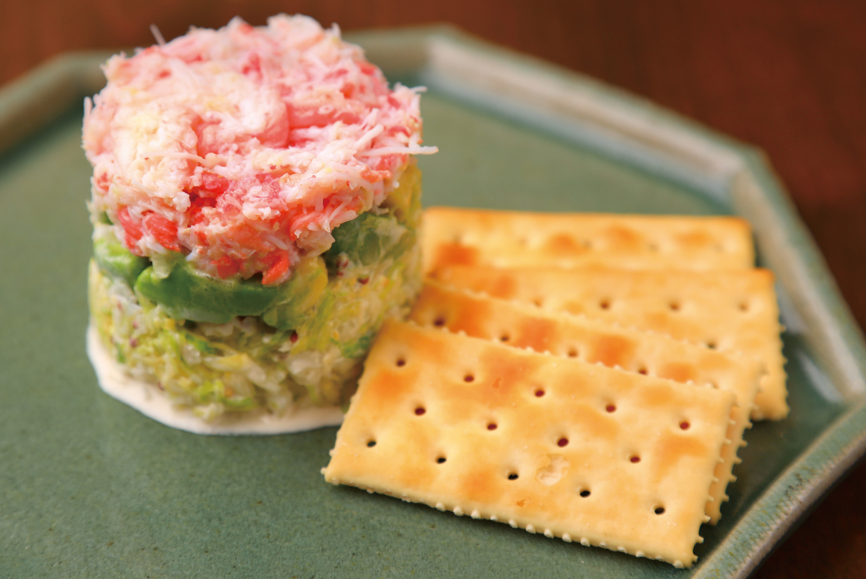 紅ズワイガニとアボカドのコールスロー