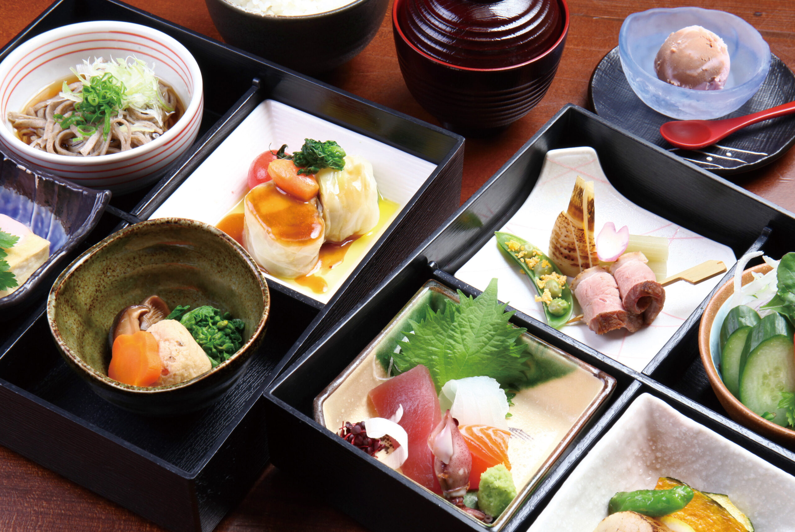 昼限定の松華堂弁当2,200円