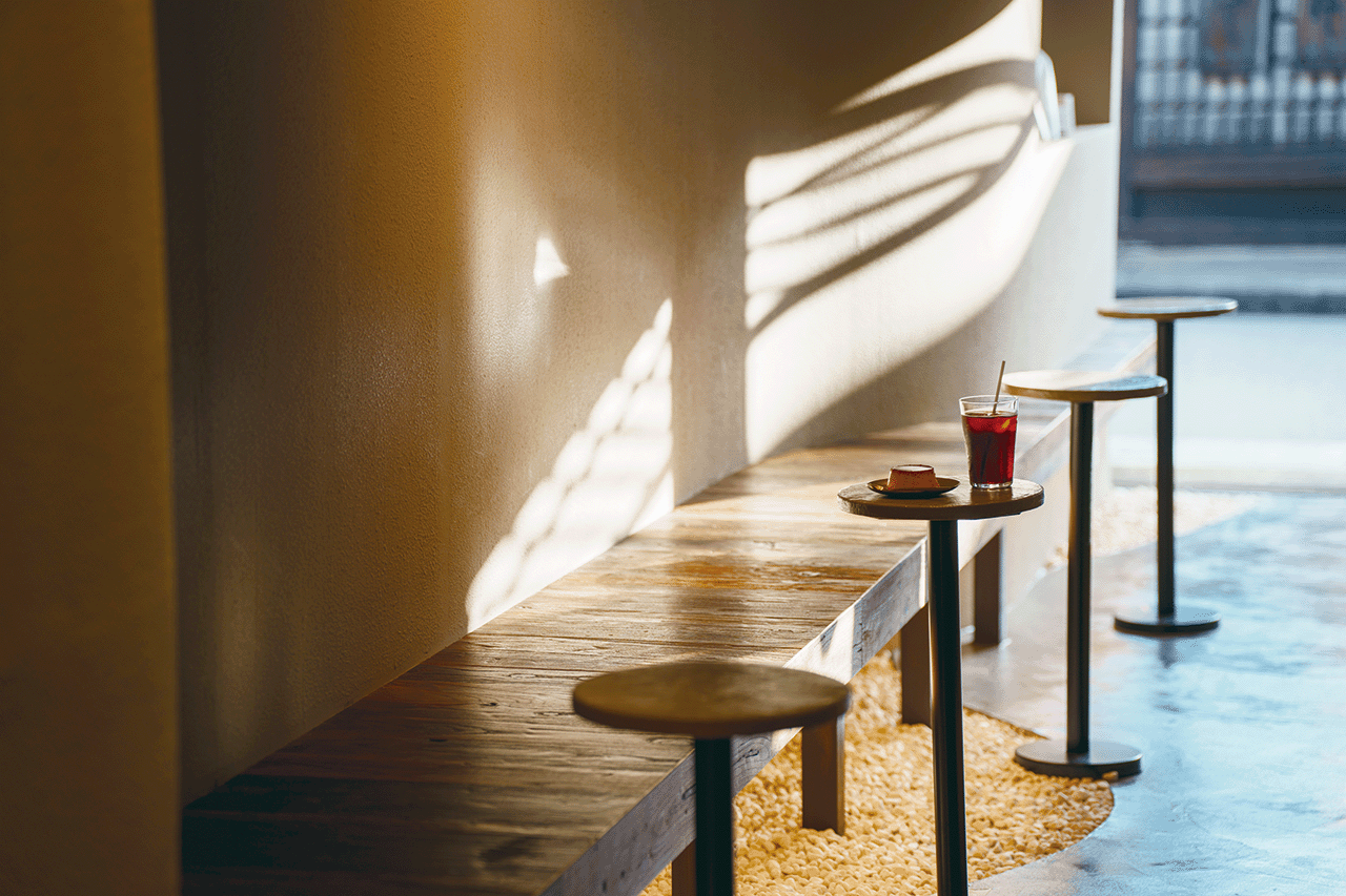 ベンチ席の写真