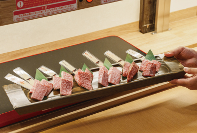 噂の「レーン焼肉」で、気軽に肉食な夜を満喫！