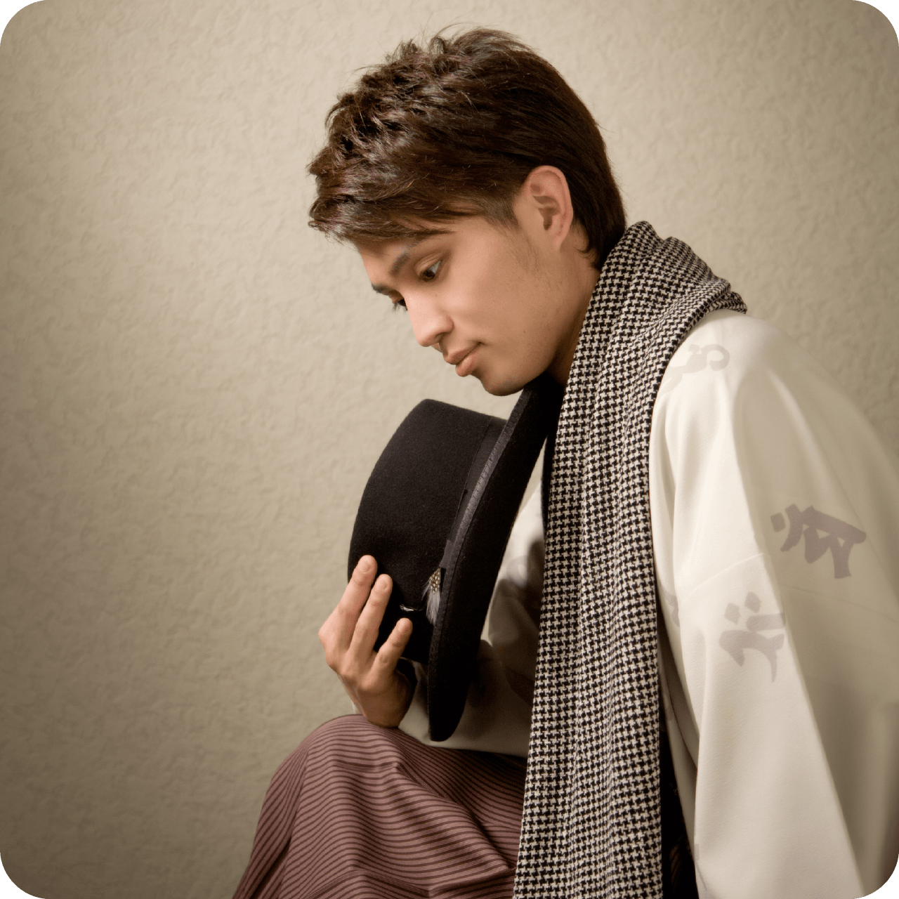 エム・デュー 伝統的な羽織袴をモダンにコーディネート。