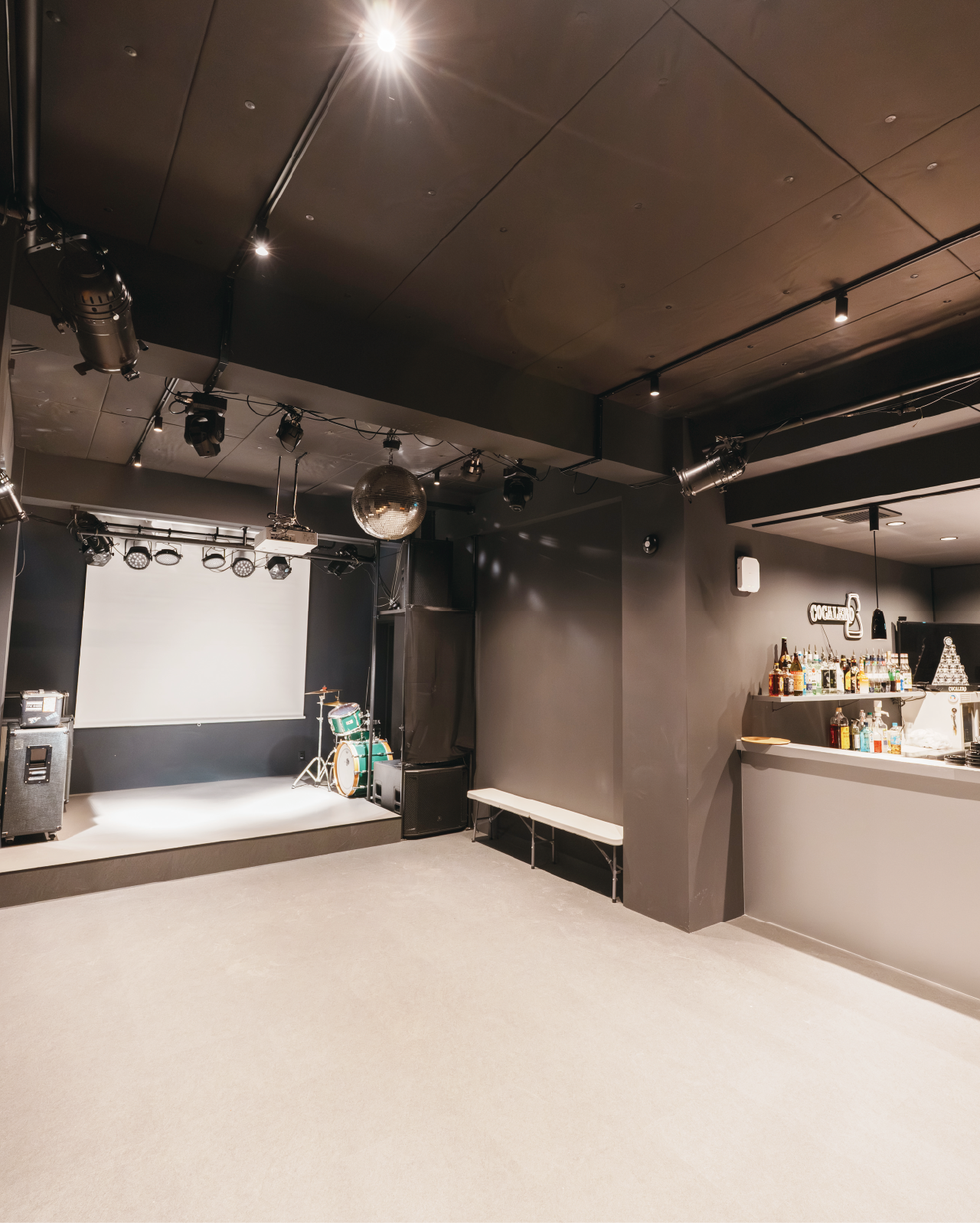 Little Village HALL〈COCALERO〉の写真