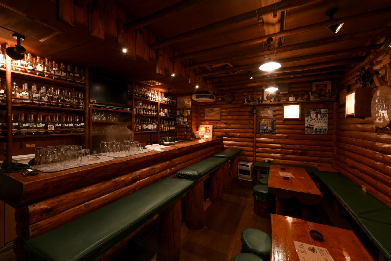 TURKEY'S BAR 店内 カウンター席 テーブル席