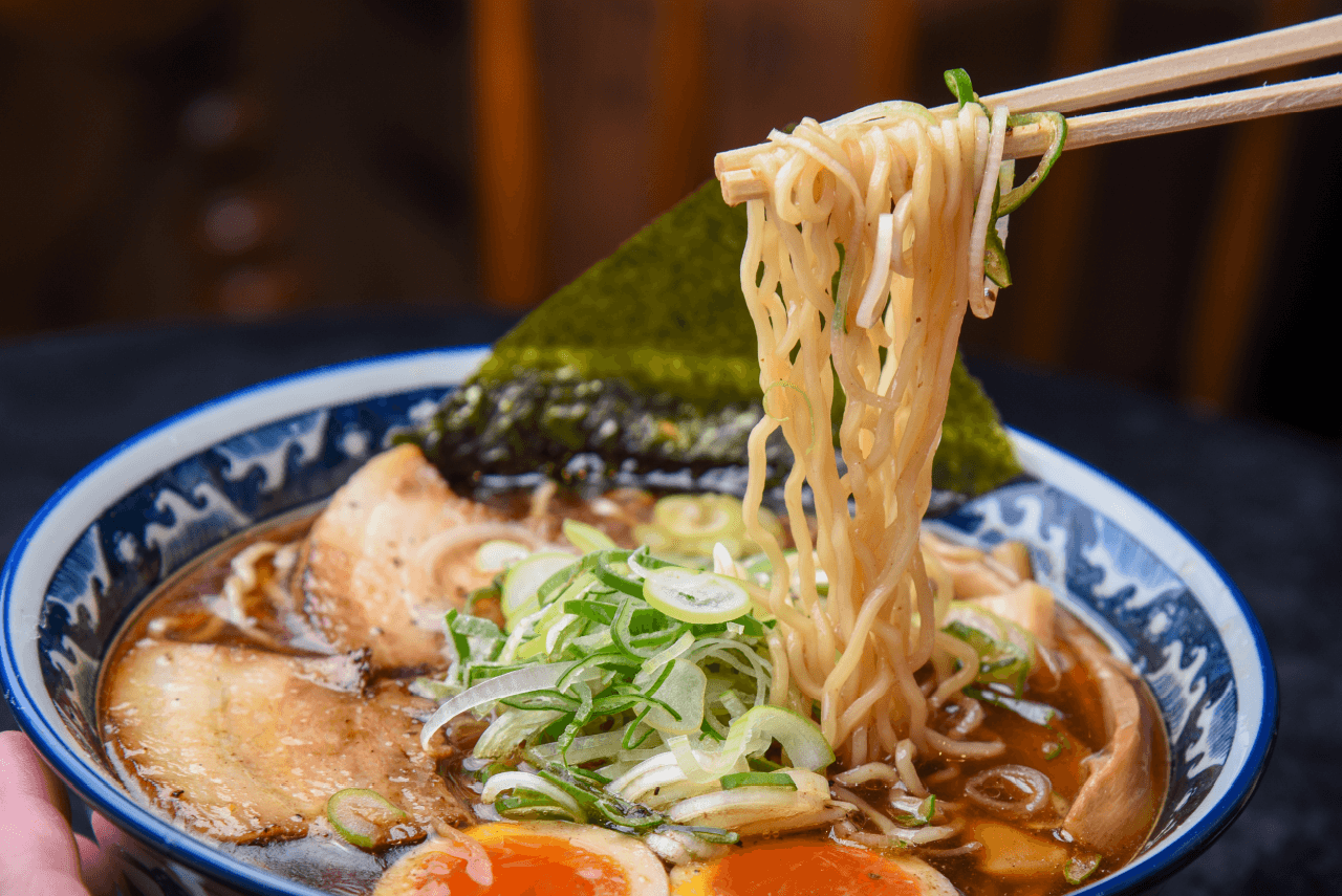 〈麺屋しらかわ〉の中華そば