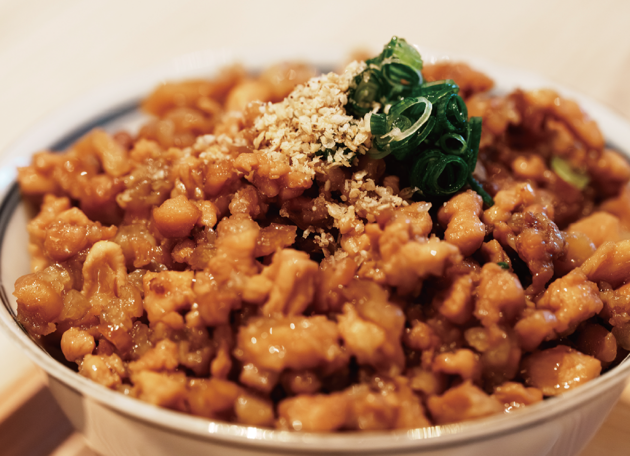 鶏のそぼろ丼の写真