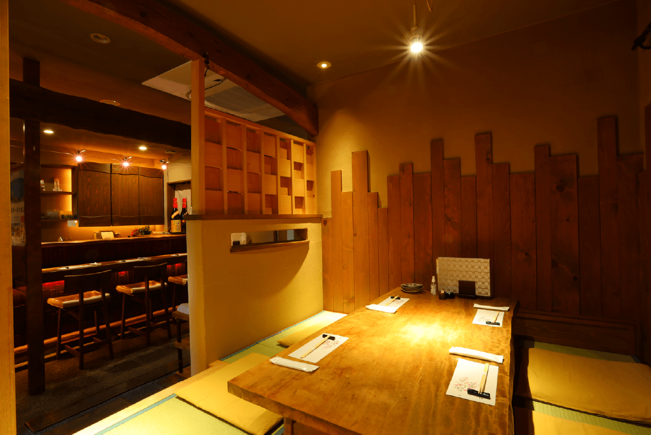 居酒屋はなびの座敷