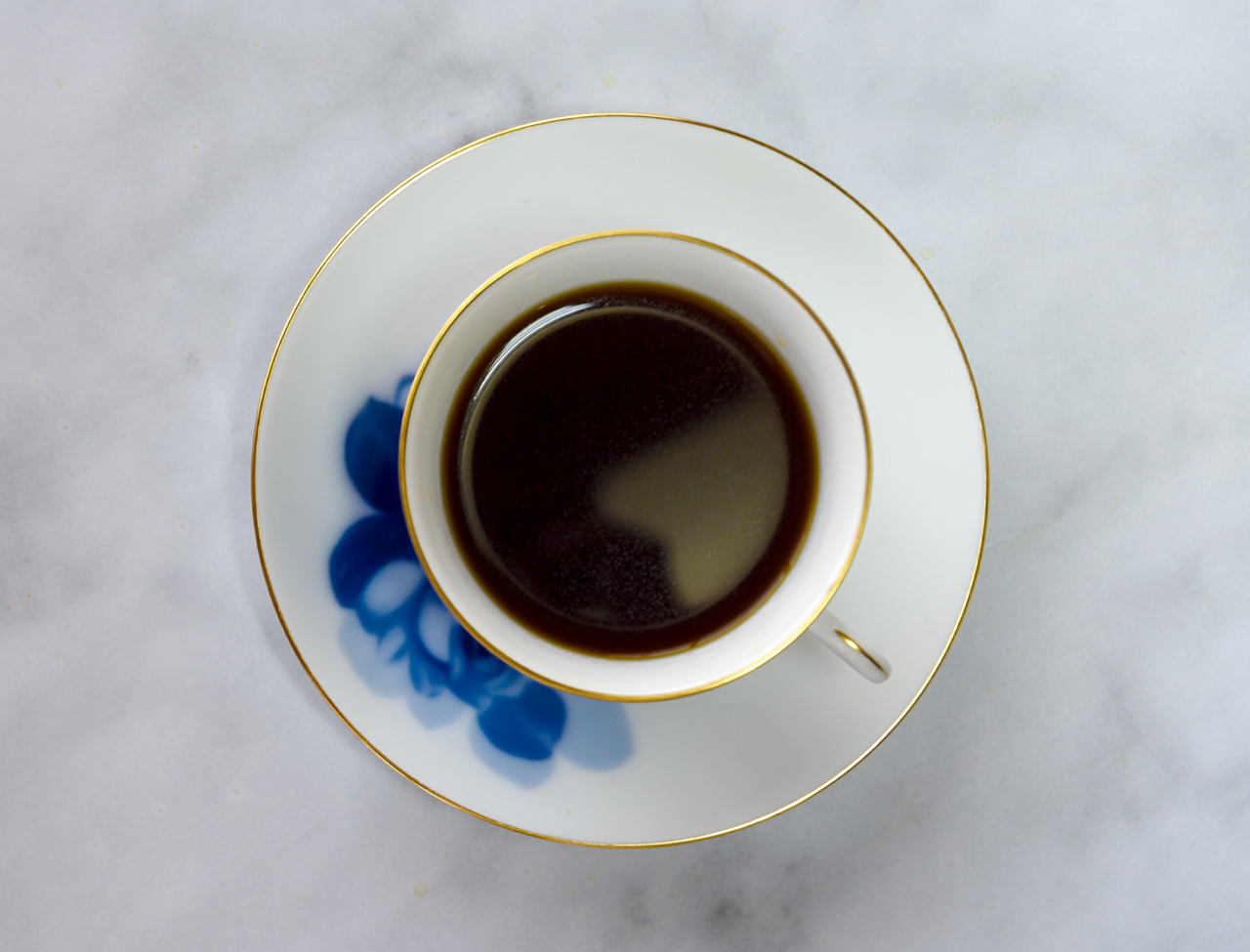 スペシャルティコーヒーたっぷり2杯「ボトルにポン」シリーズ。ホット・アイス各種378円～のラインナップ。