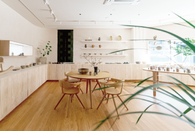 木のぬくもりと手仕事に触れる、新たなランドマークが誕生。