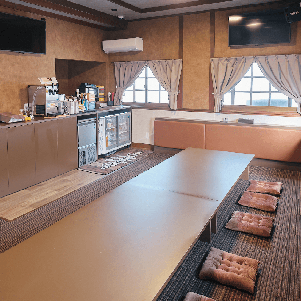 繁華街の一角にて、隠れ家的なパーティスペース誕生。