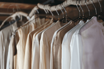 土地の記憶を纏う。美しき草木染めの1着を。