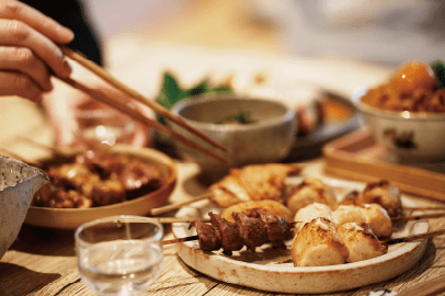 丹波鶏を備長炭で。じっくり炙った焼き鳥を味わう。